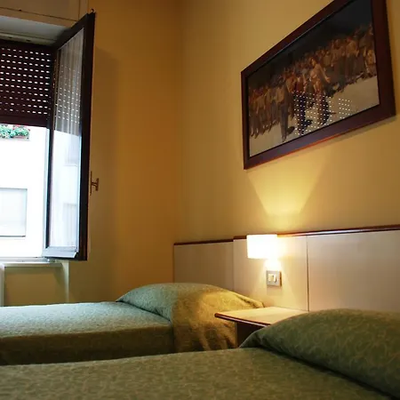 Boston Hotell 2*