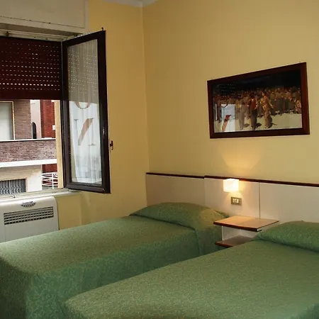 Boston Hotell 2*