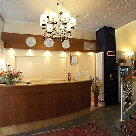 Hotel Boston 2*